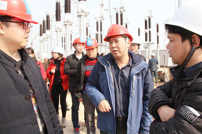 紫電公司組織員工參觀學習江陵郝穴220KV變電站 紫電公司組織員工參觀學習江陵郝穴220KV變電站
