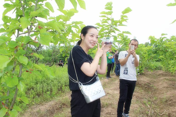 紫電公司開(kāi)展戶外活動(dòng) 慶祝“五四”青年節(jié) 紫電公司開(kāi)展戶外活動(dòng) 慶祝“五四”青年節(jié)